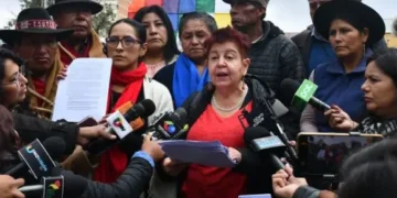 Los exministros de Evo Morales brindan una conferencia de prensa. Foto: APG