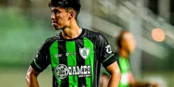 Terceros en un partido con America