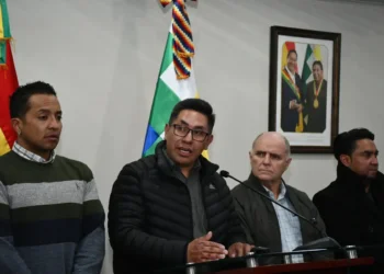El ministro Zenón Mamani se refiere al tema. Foto: APG.