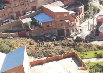 La zona Niño Kollo en emergencia por deslizamiento de tierra. FOTO: GAMLP