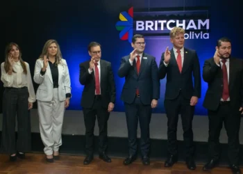La primera directiva de la Brithcam. Foto: Cainco.