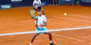 Federico Zeballos en primer plano en plena competencia.