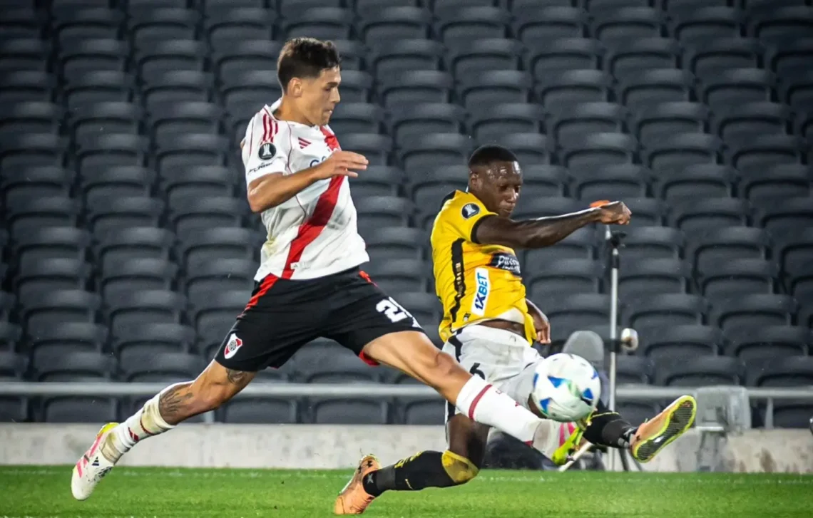 Incidencia del partido de ida entre River y Barcelona SC
