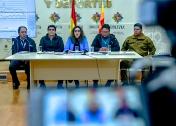 Conferencia de prensa de ministros y miembros del Comité Multisectorial. FOTO: Ministerio de Salud
