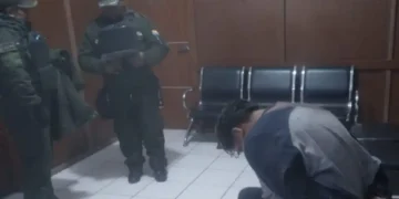 La Policía aprehendió a un hombre que intentó matar a su esposa e hijo. FOTO: RRSS