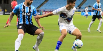 Duelo en el partido entre Godoy Cruz y Grêmio