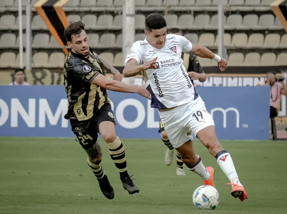Incidencia del partido entre Liga Deportiva Universitaria y Deportivo Táchira