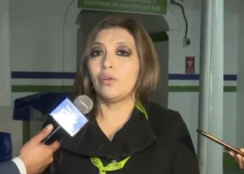La fiscal encargada del caso informa de la repatriación de la menor. Foto: Captura Bolivia Tv.