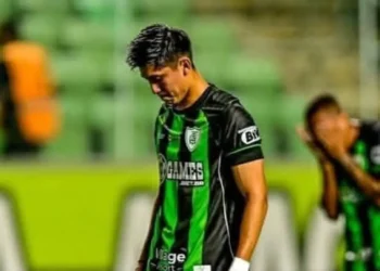 Miguel Terceros con la camiseta de America FC