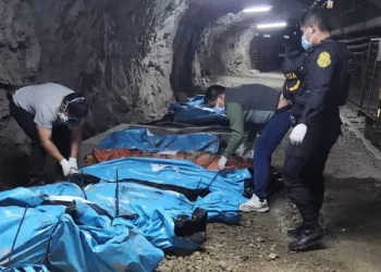 Los cuerpos fueron hallados en el interior de una mina/AFP