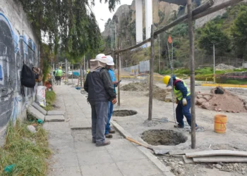 Los hidropozos en la avenida del Poeta. Foto: Amun.