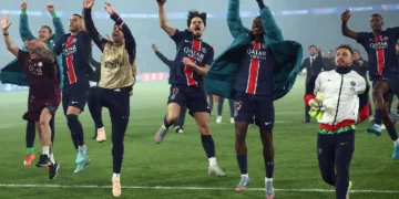 Festejo del PSG por la clasificación a la final de la Champions League. (FOTO: AFP)