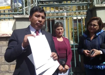 Funcionarios de la Alcaldía de El Alto presentan informe en el TSE. FOTO: GAMEA