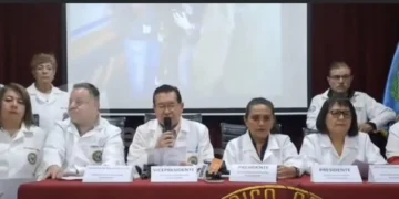 Conferencia de prensa del Colegio Médico de Cochabamba. FOTO: RRSS
