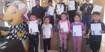 Los ajedrecistas premiados (Federación Boliviana de Ajedrez)