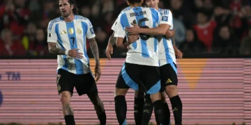 Los argentinos celebran otro triunfo en la etapa eliminatoria (AFP).