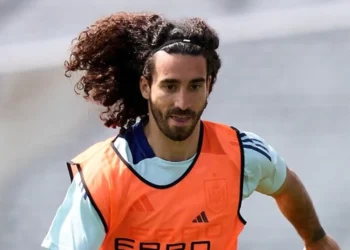 Marc Cucurella en un entrenamiento de España