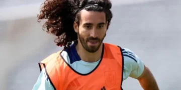 Marc Cucurella en un entrenamiento de España