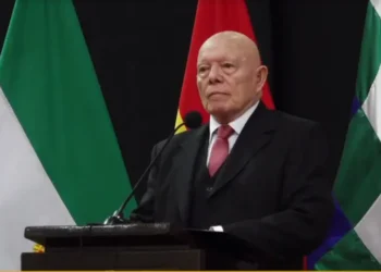 El presidente del TSE Óscar Hassenteufel, participa del encuentro multipartidario.