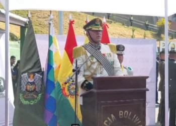El comandante general de la Policía, Augusto Russo, participa del 199 aniversario de esa institución.