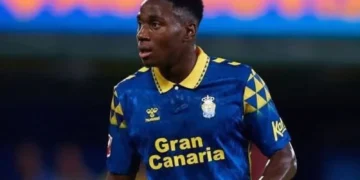 Dario Essugo con la camiseta de Las Palmas