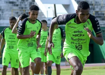 Moisés Paniagua y Diego Medina en pleno entrenamiento (FBF)