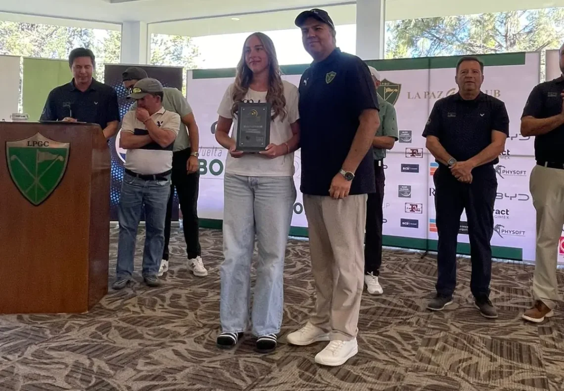 Un momento de la premiación en el certamen paceño (FBG)