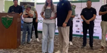 Un momento de la premiación en el certamen paceño (FBG)