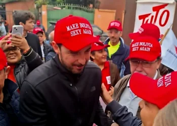 Juan Pablo Velasco y su eslogan, Make Bolivia Sexy Again.