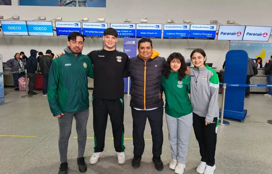 Los karatecas bolivianos que se entrenan en Asunción y que competirán en el Panamericano Junior (Feboka).