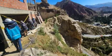 Una construcción era edificada sobre un talud. FOTO: GAMLP