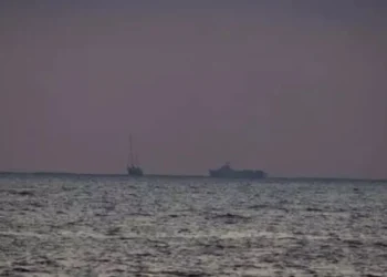 El barco humanitario 'Madleen' remolcado cerca de Asdod, en Israel. Foto: Europa Press