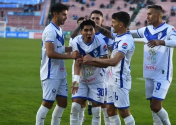 El festejo de los jugadores del cuadro orureño en La Paz.