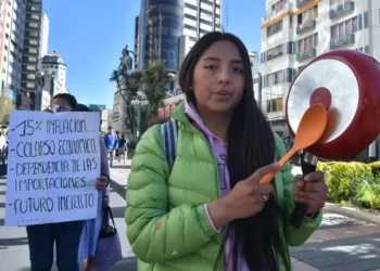 Gremiales, comerciantes y vecinos en una protesta anterior. Foto: APG.