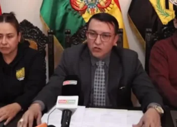 Daniel Terrazas en conferencia de prensa