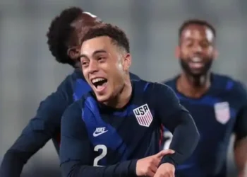 Serginho Dest en un entrenamiento de Estados Unidos