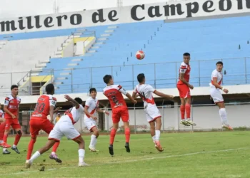 Incidencia de un duelo anterior entre FC Universitario y Nacional Potosí