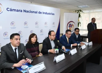 Representantes del sector industrial. Foto: CNI.