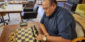 Osvaldo destacado ajedrecista y dirigente la federación boliviana.