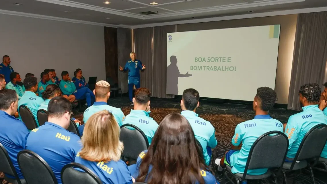 Ancelotti en la primera sesión de entrenamiento con la selección de Brasil. (FOTO: Confederação Brasileira de Futebol)