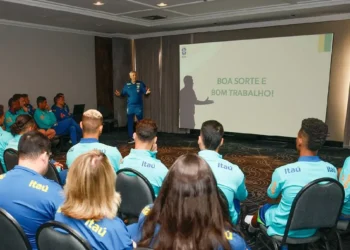 Ancelotti en la primera sesión de entrenamiento con la selección de Brasil. (FOTO: Confederação Brasileira de Futebol)