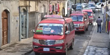 La calle Honda de la ciudad de La Paz es rehabilitada al tráfico vehicular. FOTO: GAMLP