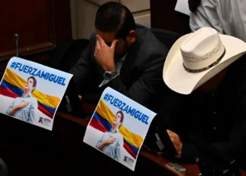 Minuto de silencio en el congreso colombiano por Uribe. Foto: AFP