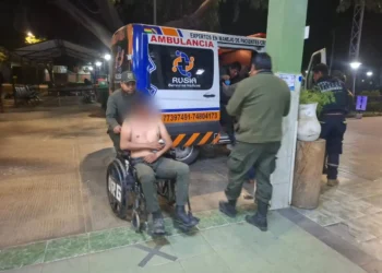 Bloqueadores dejan 50 heridos entre médicos y policías. FOTO: Ministerio de Salud