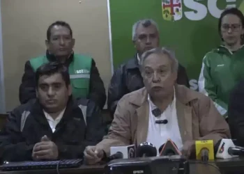 Conferencia de prensa del Sedes de Santa Cruz. FOTO: GADSC