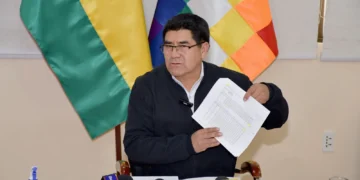 El ministro de Educación, Omar Veliz, en conferencia de prensa. FOTO: Ministerio de Educación