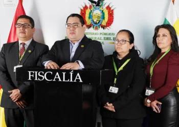 Fiscales en conferencia e prensa. FOTO: Fiscalía General del Estado