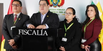 Fiscales en conferencia e prensa. FOTO: Fiscalía General del Estado
