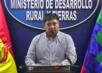 El ministro Yamil Flores en conferencia de prensa. Foto: Ministerio de Desarrollo Rural.