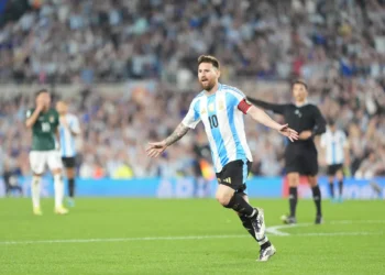 Messi festeja su gol contra Bolivia